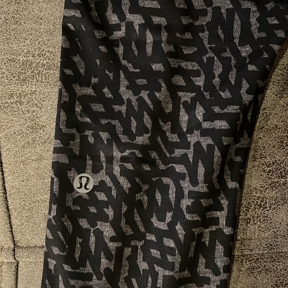 Lululemon Athletica Crop High Rise leggings - Picture 3 of 7